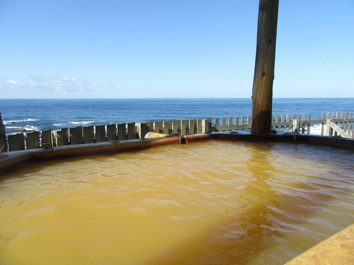 Koganezaki Furofushi Onsen Hotel Fukaura Екстериор снимка